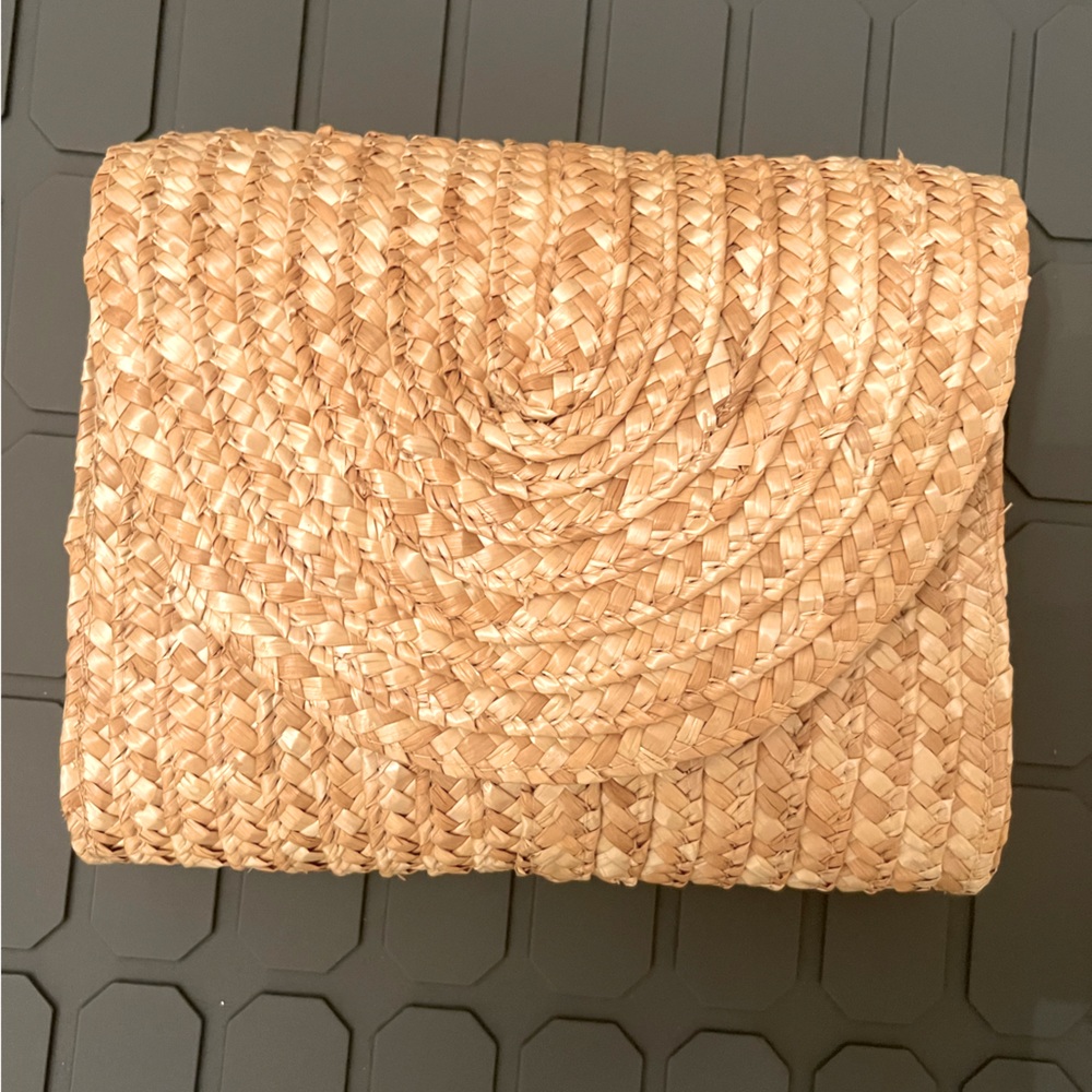 Straw Clutch